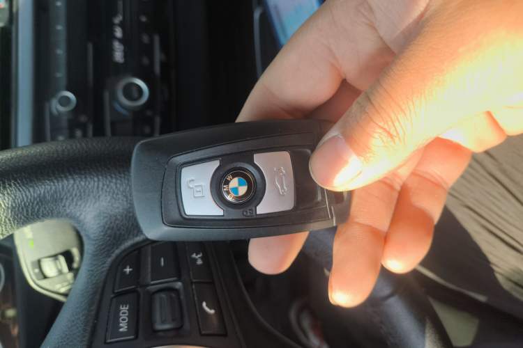 Used BMW 3 Series GT 2018 320i Sport Edition Vehicle Key