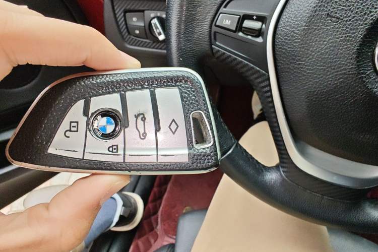 Used BMW 3 Series GT 2018 320i Sport Edition Vehicle Key