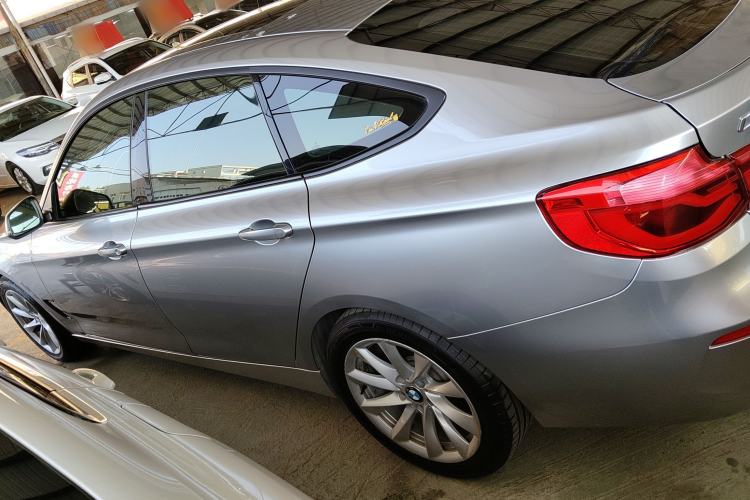Used BMW 3 Series GT 2018 320i Sport Edition Exterior 3