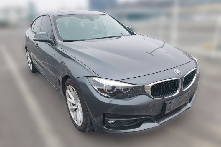 Used BMW 3 Series GT 2018 320i Sport Edition Front Right 45 Deg