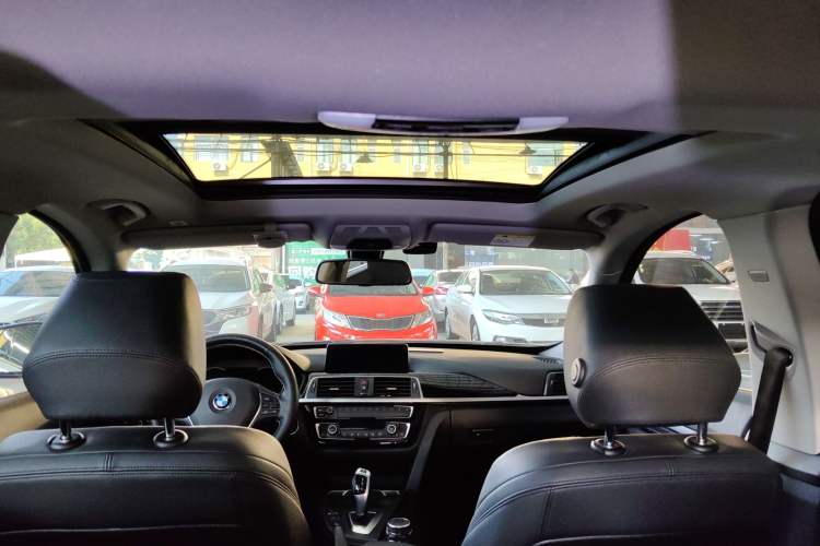 Used BMW 3 Series GT 2018 320i Sport Edition Headliner