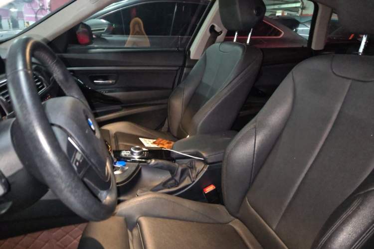 Used BMW 3 Series GT 2018 320i Sport Edition Left Front Seat