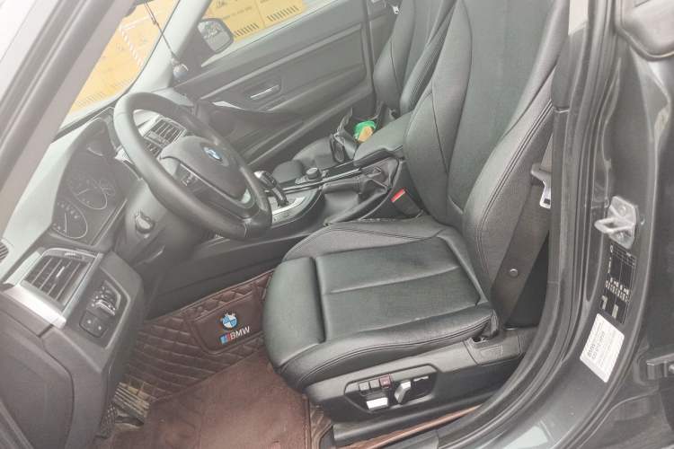 Used BMW 3 Series GT 2018 320i Sport Edition Left Front Seat