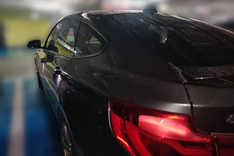 Used BMW 3 Series GT 2018 320i Sport Edition Rear Left 45 Deg