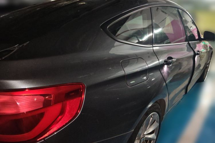 Used BMW 3 Series GT 2018 320i Sport Edition Rear Right 45 Deg