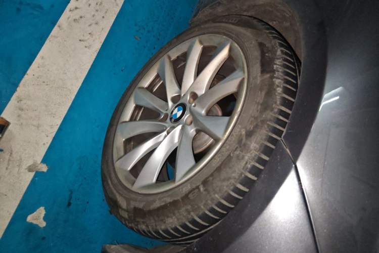 Used BMW 3 Series GT 2018 320i Sport Edition Right Front Wheel Hub