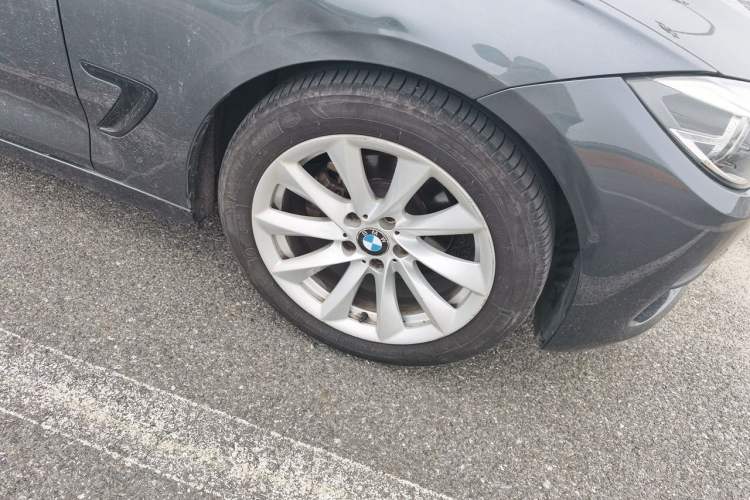Used BMW 3 Series GT 2018 320i Sport Edition Right Front Wheel Hub