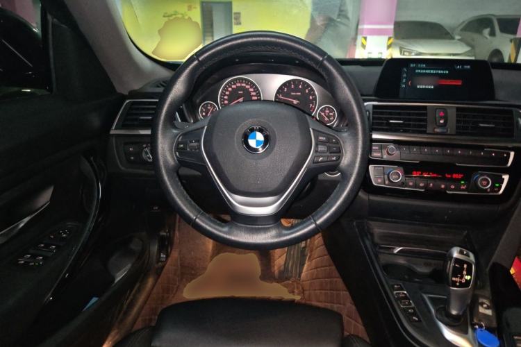 Used BMW 3 Series GT 2018 320i Sport Edition Steering Wheel