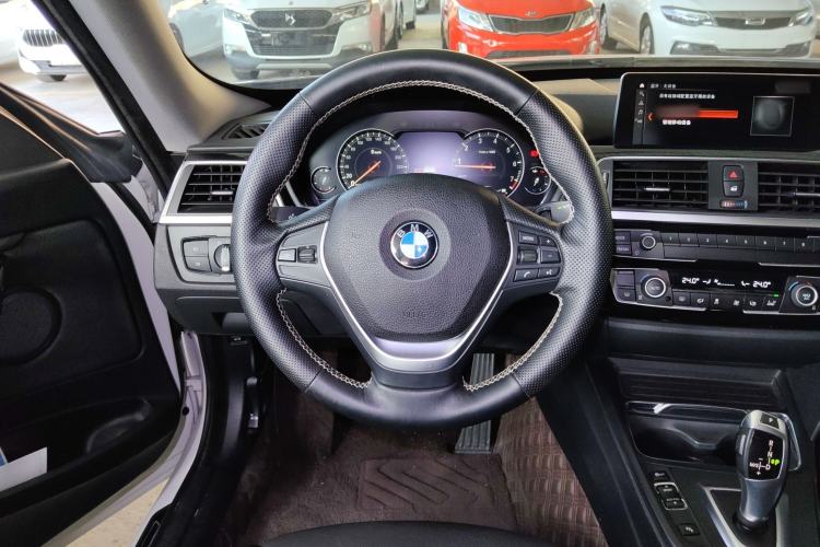 Used BMW 3 Series GT 2018 320i Sport Edition Steering Wheel