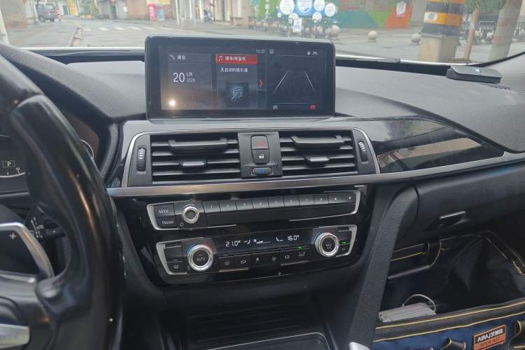Used BMW 3 Series GT 2018 320i Sport Edition Audio And AC Panel