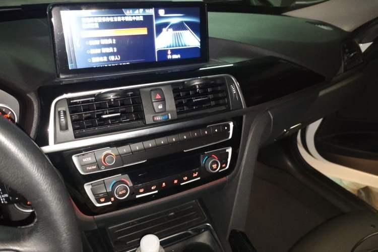 Used BMW 3 Series GT 2018 320i Sport Edition Audio And AC Panel