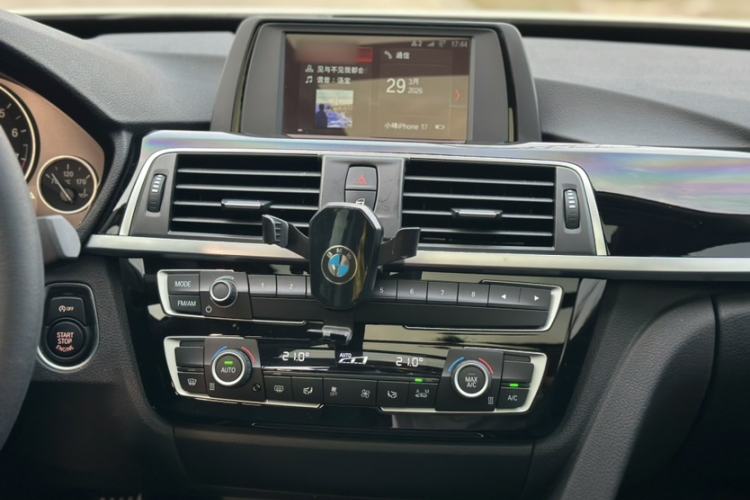 Used BMW 3 Series GT 2018 320i Sport Edition Audio And AC Panel