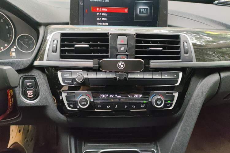 Used BMW 3 Series GT 2018 320i Luxury Design Package Audio And AC Panel