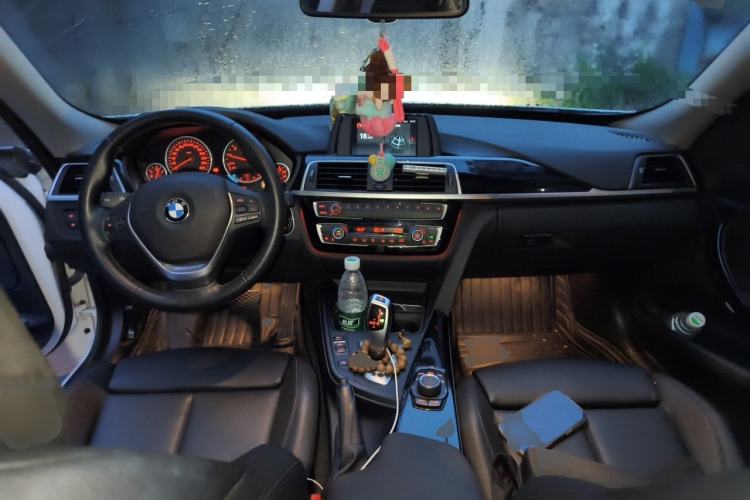 Used BMW 3 Series GT 2018 320i Sport Edition Center Console