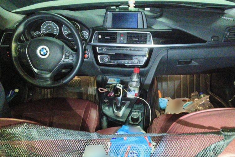 Used BMW 3 Series GT 2018 320i Sport Edition Center Console