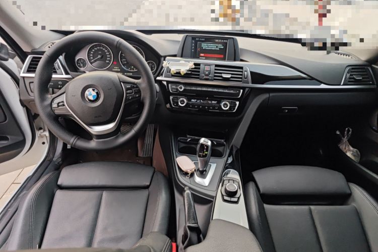 Used BMW 3 Series GT 2018 320i Sport Edition Center Console
