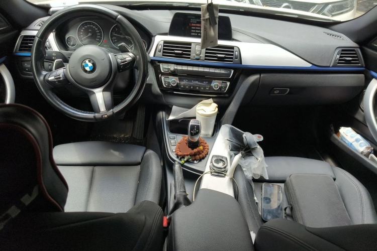 Used BMW 3 Series GT 2018 320i M Sport Edition Center Console