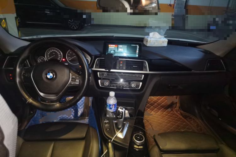 Used BMW 3 Series GT 2018 320i Sport Edition Center Console