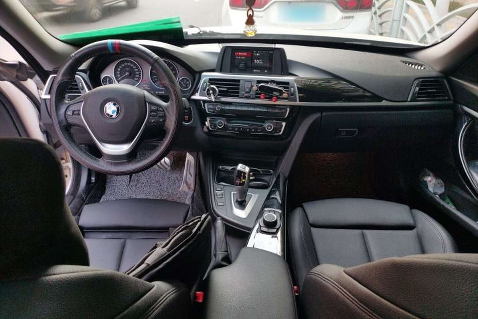 Used BMW 3 Series GT 2018 320i Sport Edition Center Console