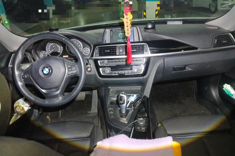 Used BMW 3 Series GT 2018 320i Sport Edition Center Console