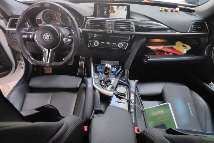 Used BMW 3 Series GT 2018 320i Sport Edition Center Console