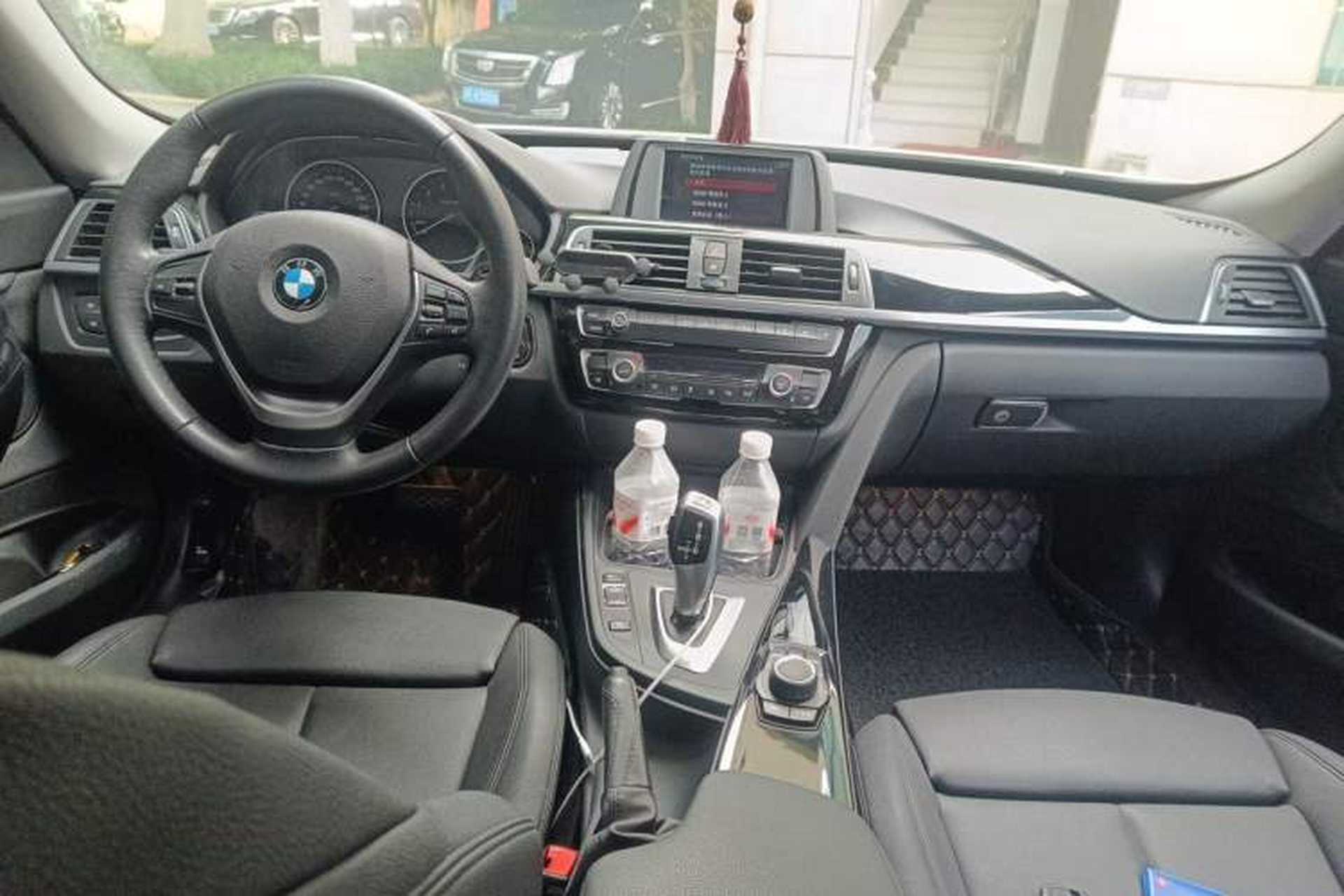Used BMW 3 Series GT 2018 320i Sport Edition Center Console