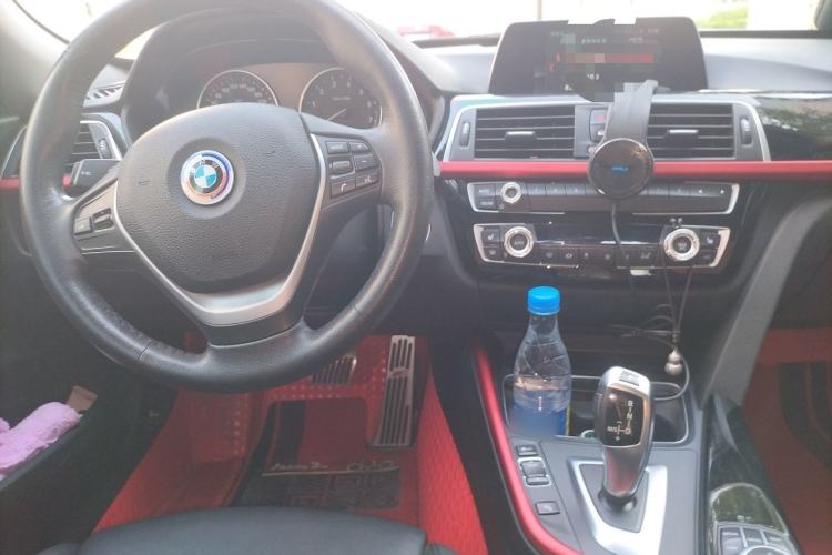 Used BMW 3 Series GT 2018 320i Sport Edition Center Console