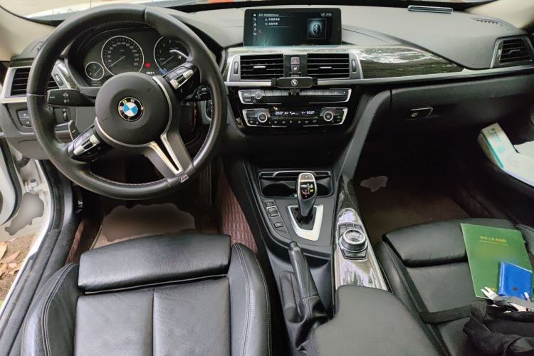 Used BMW 3 Series GT 2018 320i Luxury Design Package Center Console