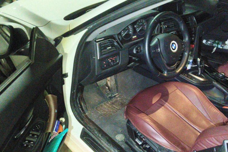 Used BMW 3 Series GT 2018 320i Sport Edition Driver Seat