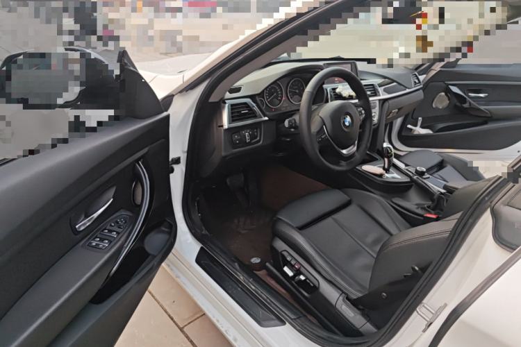 Used BMW 3 Series GT 2018 320i Sport Edition Driver Seat