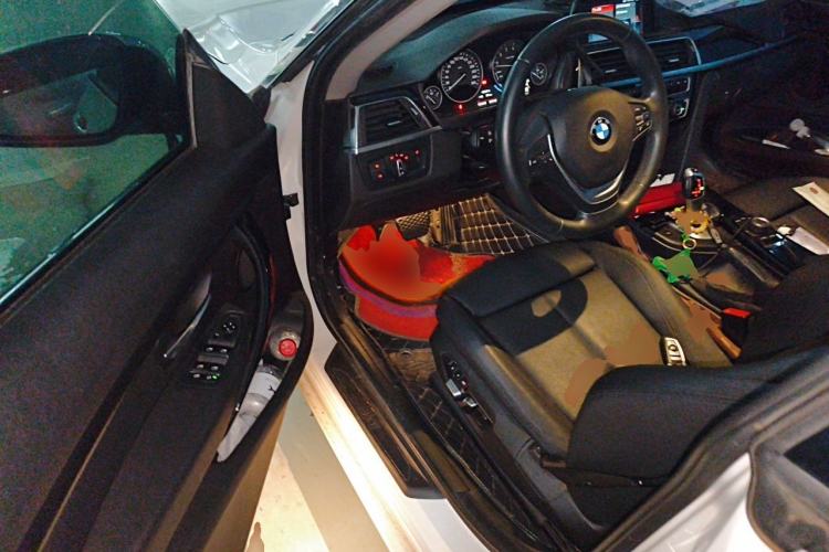 Used BMW 3 Series GT 2018 320i Sport Edition Driver Seat