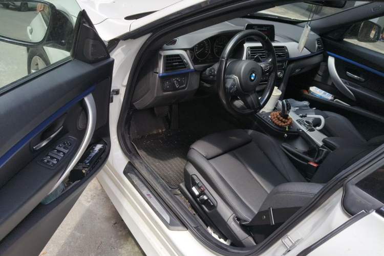 Used BMW 3 Series GT 2018 320i M Sport Edition Driver Seat
