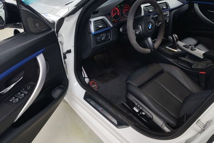 Used BMW 3 Series GT 2018 320i M Sport Edition Driver Seat