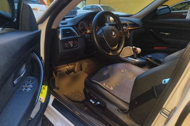 Used BMW 3 Series GT 2018 320i Sport Edition Driver Seat