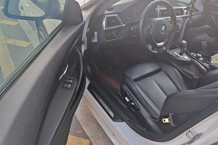 Used BMW 3 Series GT 2018 320i Sport Edition Driver Seat