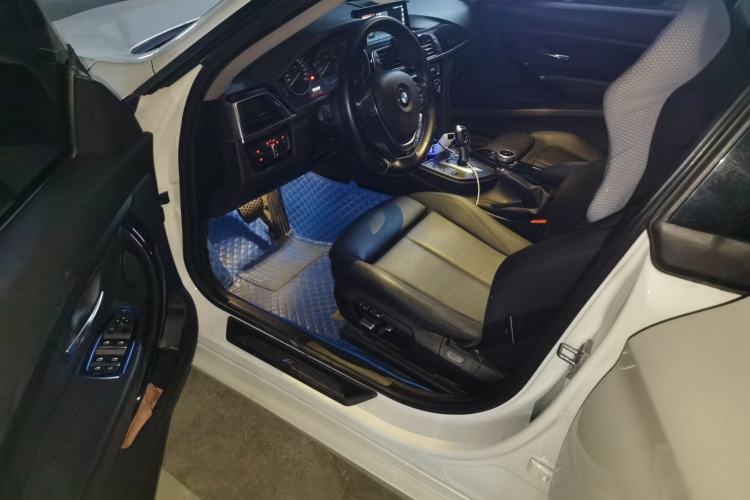Used BMW 3 Series GT 2018 320i Sport Edition Driver Seat