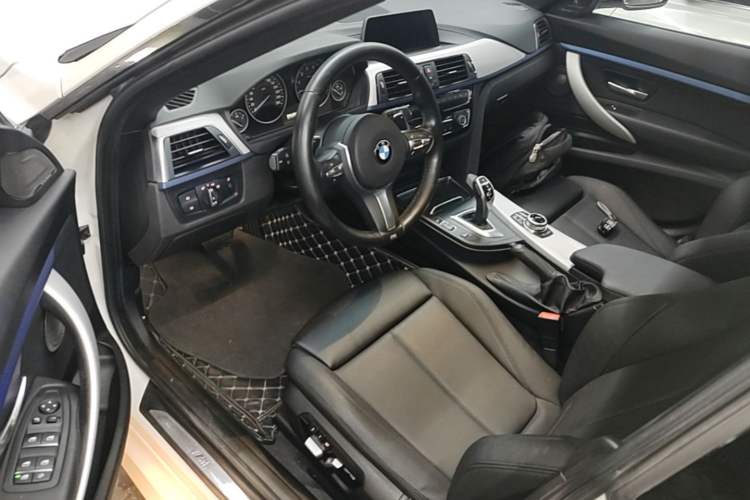 Used BMW 3 Series GT 2018 320i M Sport Edition Driver Seat