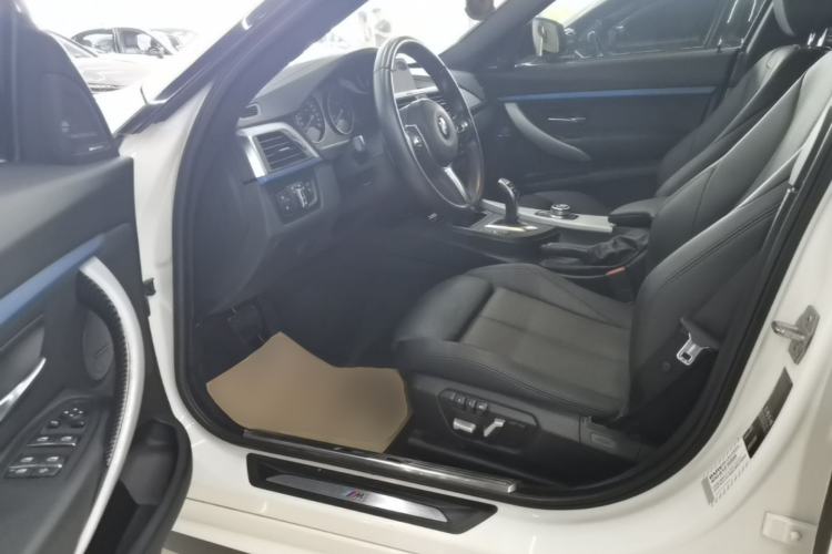 Used BMW 3 Series GT 2018 320i Sport Edition Driver Seat