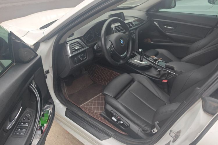 Used BMW 3 Series GT 2018 320i Sport Edition Driver Seat