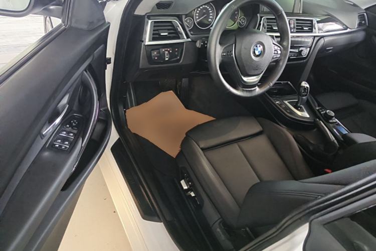 Used BMW 3 Series GT 2018 320i Sport Edition Driver Seat
