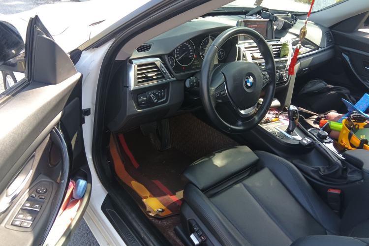 Used BMW 3 Series GT 2018 320i Sport Edition Driver Seat