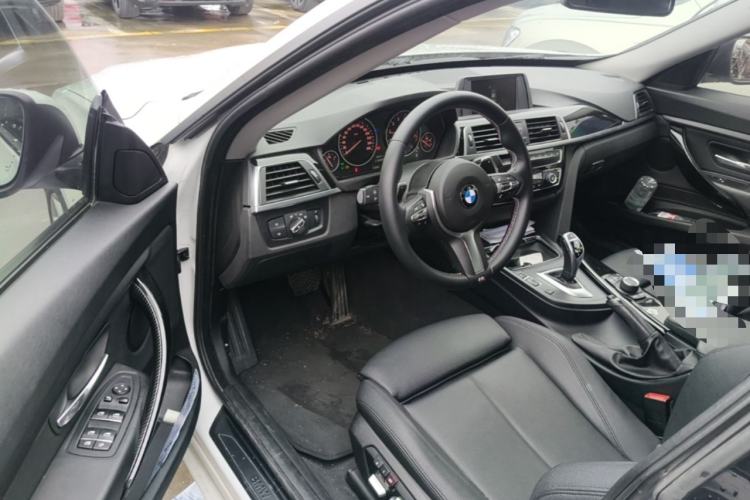 Used BMW 3 Series GT 2018 320i Sport Edition Driver Seat