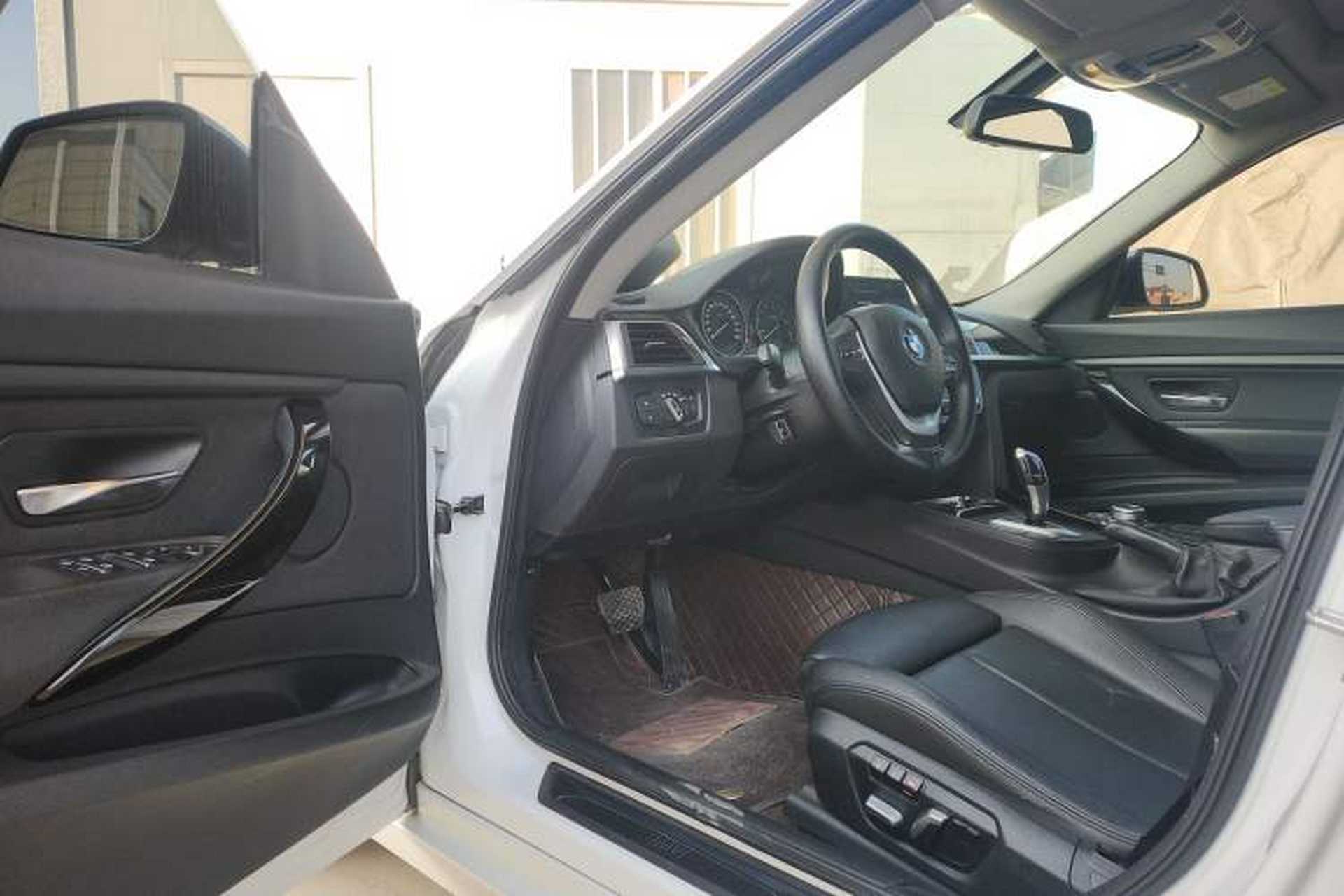 Used BMW 3 Series GT 2018 320i Sport Edition Driver Seat