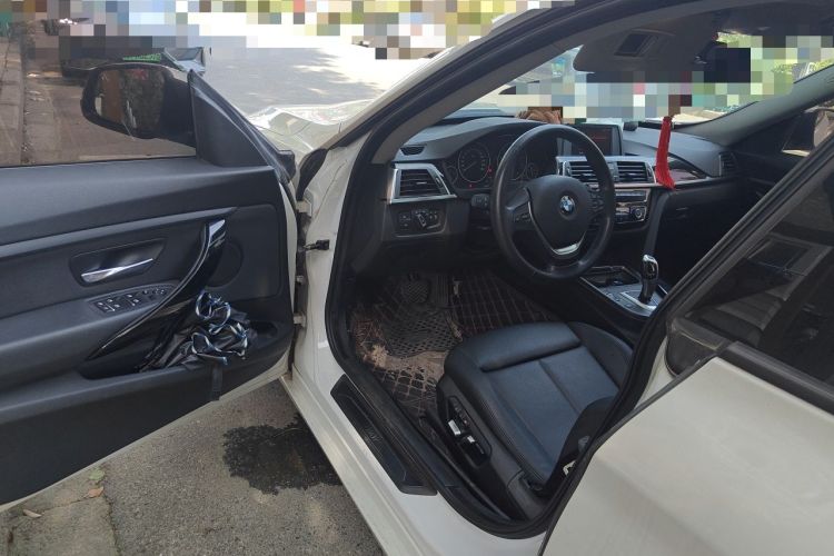 Used BMW 3 Series GT 2018 320i Sport Edition Driver Seat