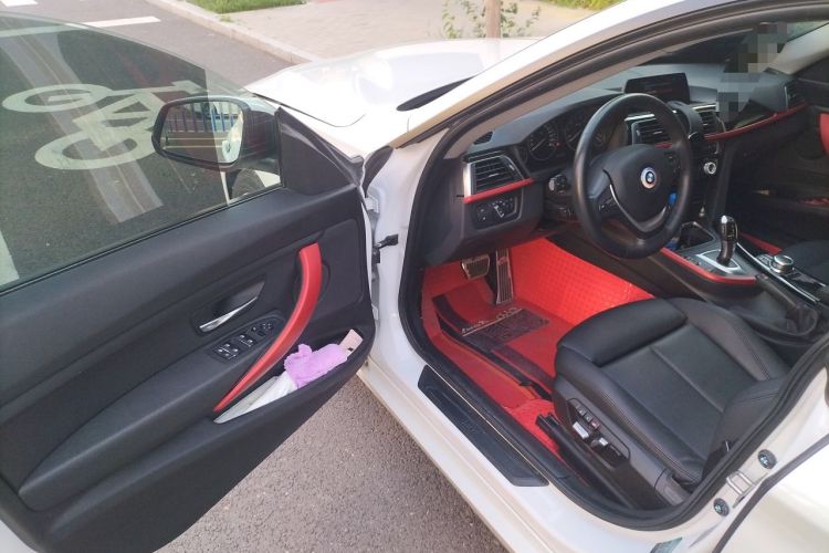 Used BMW 3 Series GT 2018 320i Sport Edition Driver Seat