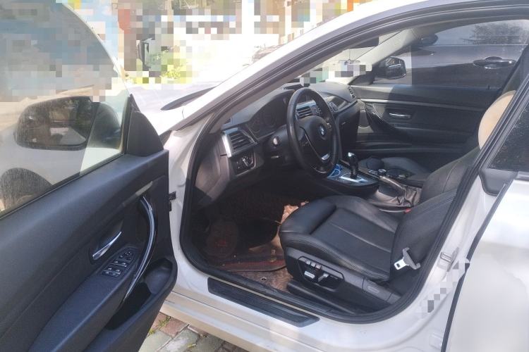 Used BMW 3 Series GT 2018 320i Sport Edition Driver Seat