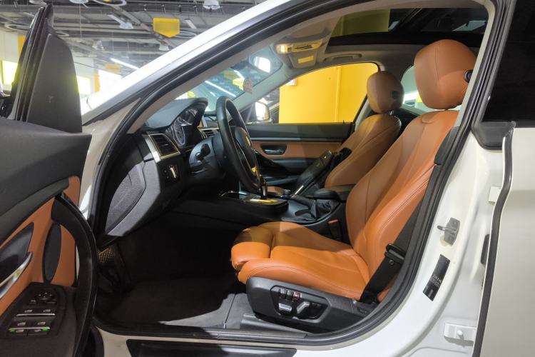Used BMW 3 Series GT 2018 320i Sport Edition Driver Seat