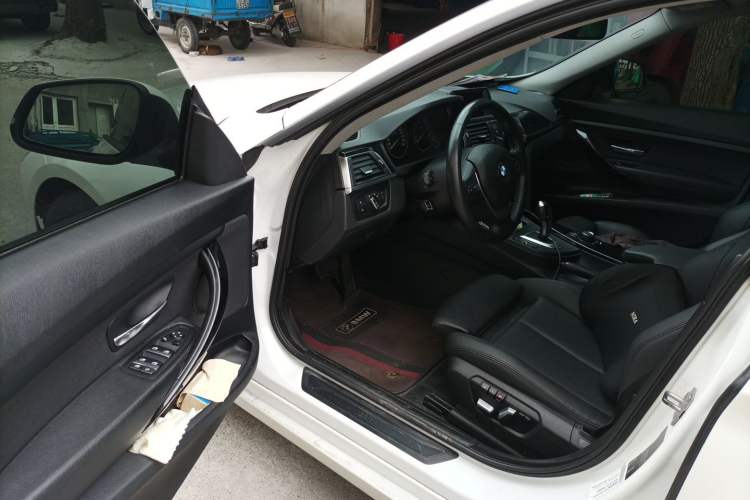 Used BMW 3 Series GT 2018 320i Sport Edition Driver Seat