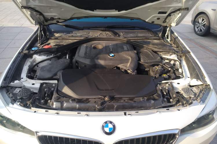 Used BMW 3 Series GT 2018 320i M Sport Edition Engine Bay