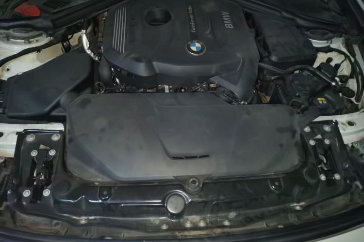 Used BMW 3 Series GT 2018 320i Sport Edition Engine Bay